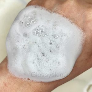 فوم شوینده صورت زردچوبه نوتروژینا